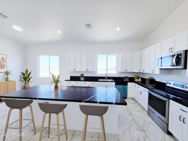 1545 S 391st Avenue, Tonopah, AZ 85354