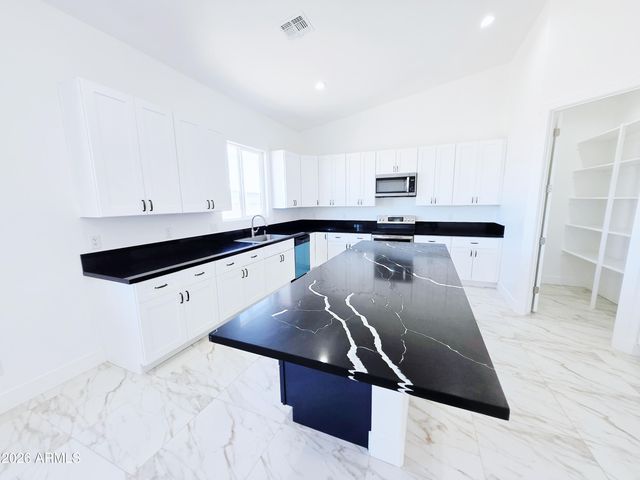 1545 S 391st Avenue, Tonopah, AZ 85354