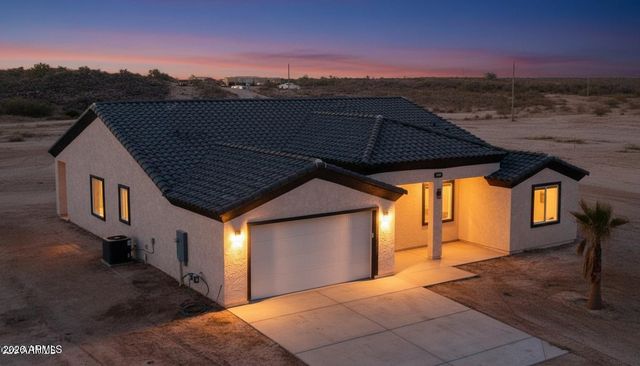 1545 S 391st Avenue, Tonopah, AZ 85354