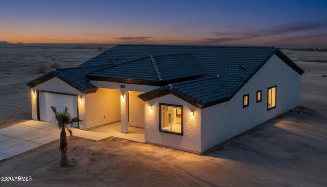 1545 S 391st Avenue, Tonopah, AZ 85354