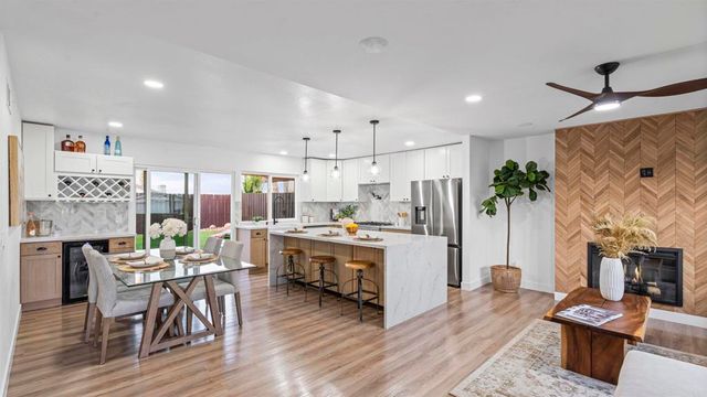 9068 Kirby Court, San Diego, CA 92126