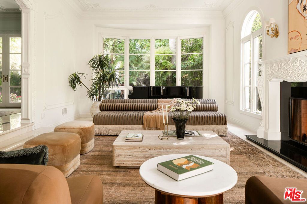 Image 10 of property listing at 166 N Mccadden Place, Los Angeles, CA 90004