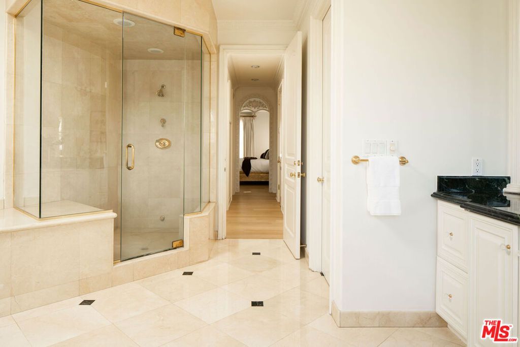 Image 27 of property listing at 166 N Mccadden Place, Los Angeles, CA 90004