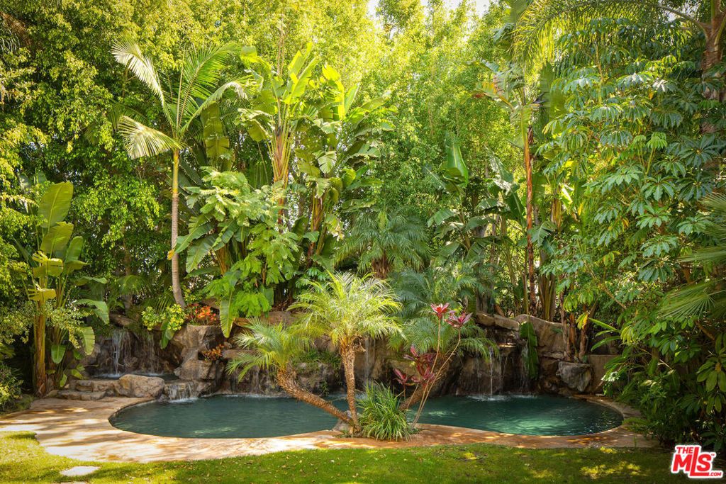 Image 36 of property listing at 166 N Mccadden Place, Los Angeles, CA 90004