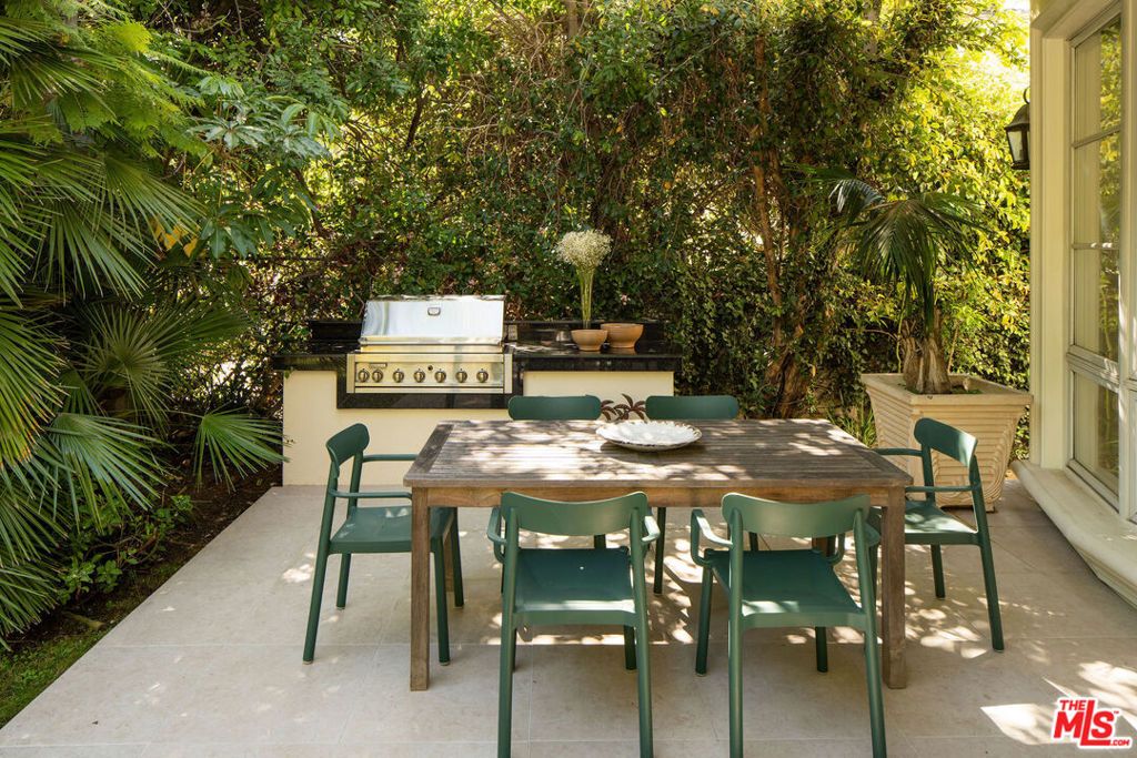 Image 38 of property listing at 166 N Mccadden Place, Los Angeles, CA 90004