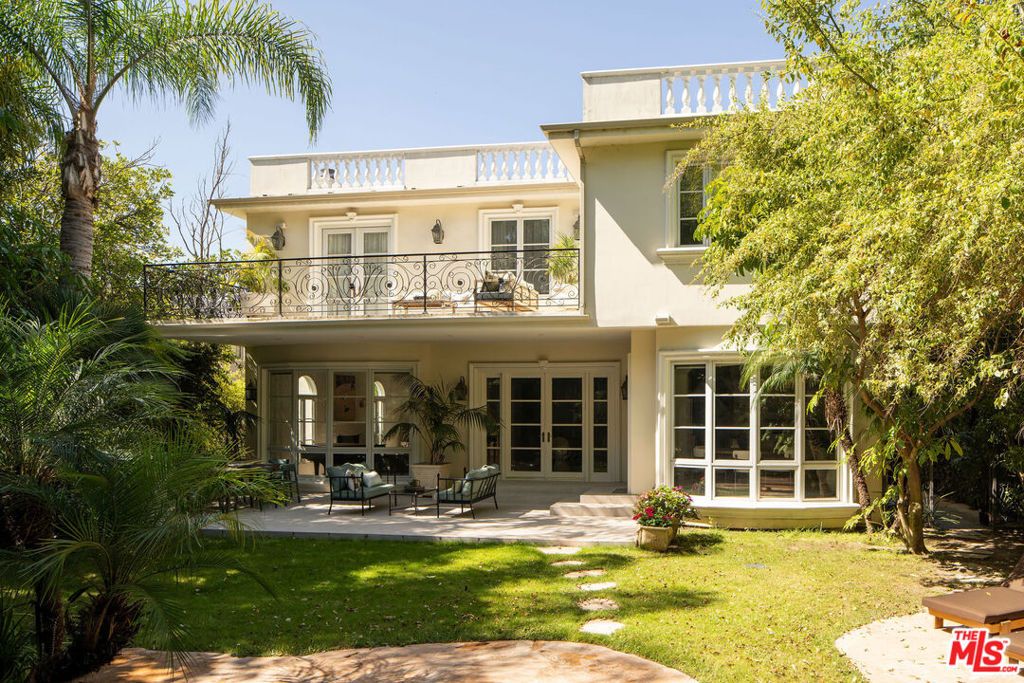 Image 40 of property listing at 166 N Mccadden Place, Los Angeles, CA 90004