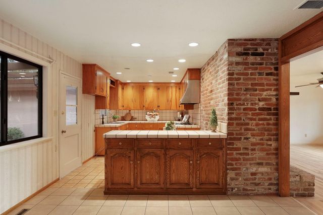 9666 Leland Way, Stockton, CA 95212