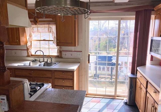 5 Hillcrest Road, Andover, MA 01810