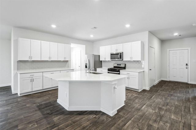 605 JANE LONG DR, San Marcos, TX 78666