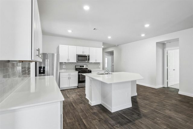 605 JANE LONG DR, San Marcos, TX 78666