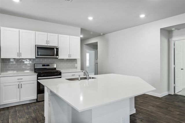 605 JANE LONG DR, San Marcos, TX 78666