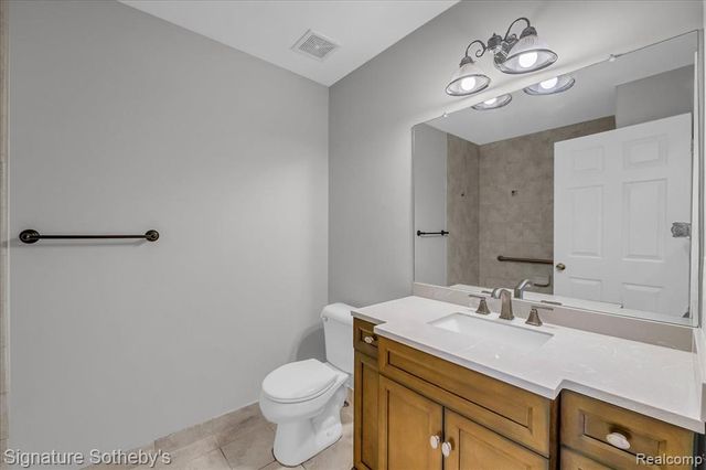 50388 Nantwich Drive, Macomb, MI 48044