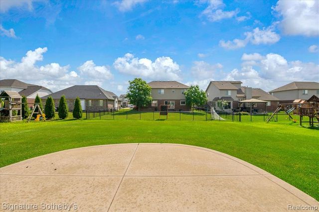 50388 Nantwich Drive, Macomb, MI 48044