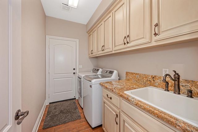 2201 Portmarnock Cir, Roseville, CA 95678