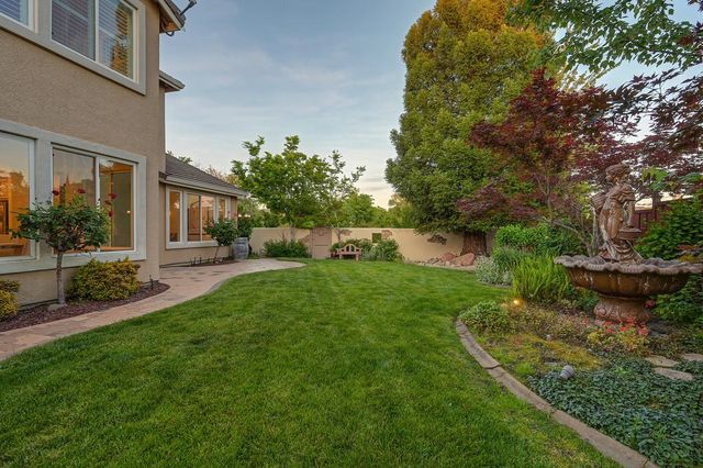 2201 Portmarnock Cir, Roseville, CA 95678