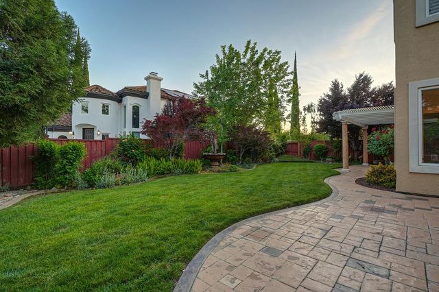 2201 Portmarnock Cir, Roseville, CA 95678