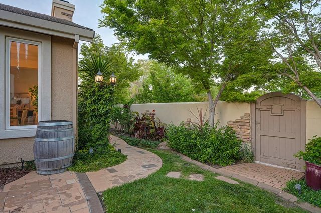 2201 Portmarnock Cir, Roseville, CA 95678
