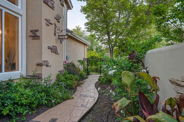 2201 Portmarnock Cir, Roseville, CA 95678