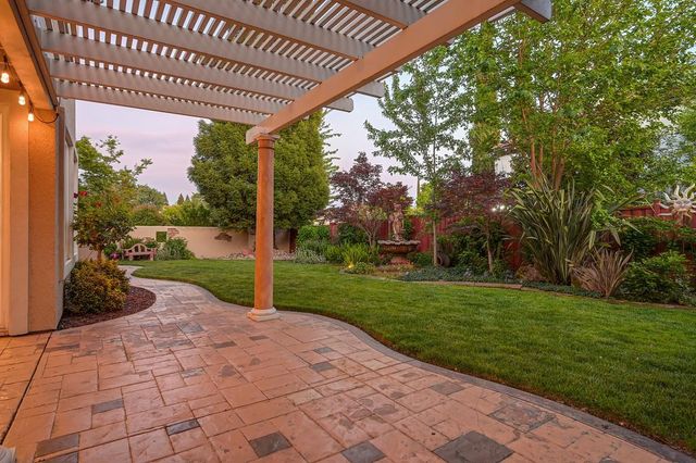2201 Portmarnock Cir, Roseville, CA 95678