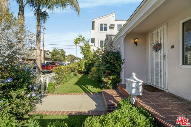 10226 Regent Street, Los Angeles, CA 90034