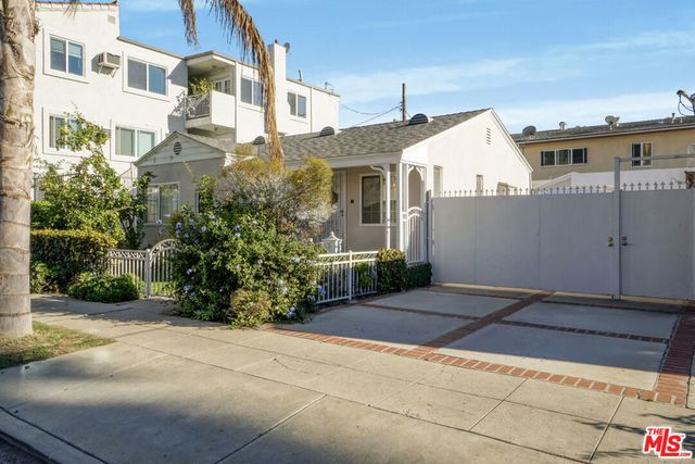 10226 Regent Street, Los Angeles, CA 90034