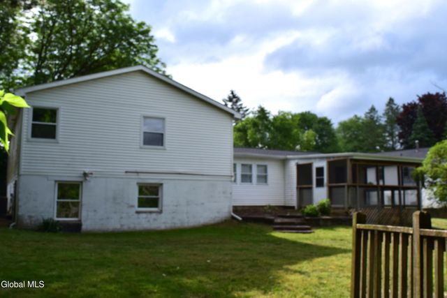 38 Marconi Drive, Colonie, NY 12110