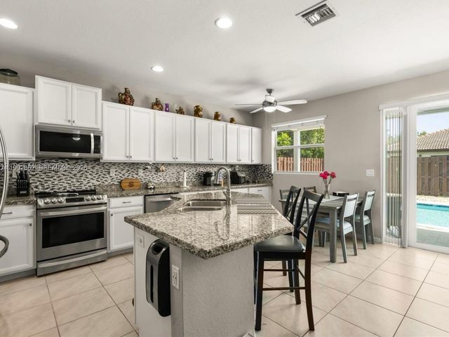 25301 SW 119th Ct, Homestead, FL 33032