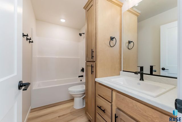 1015 E Fannings St Street, Tea, SD 57064