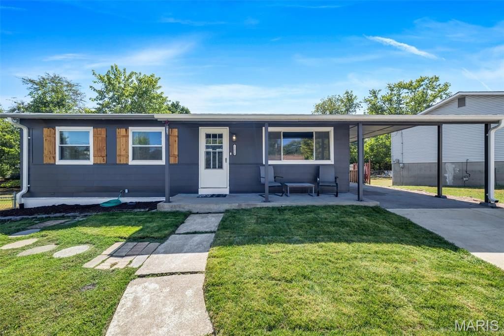 12028 Glengrove Drive, Maryland Heights, MO 63043