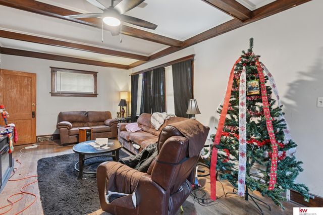 2434 Camden Avenue, Omaha, NE 68111