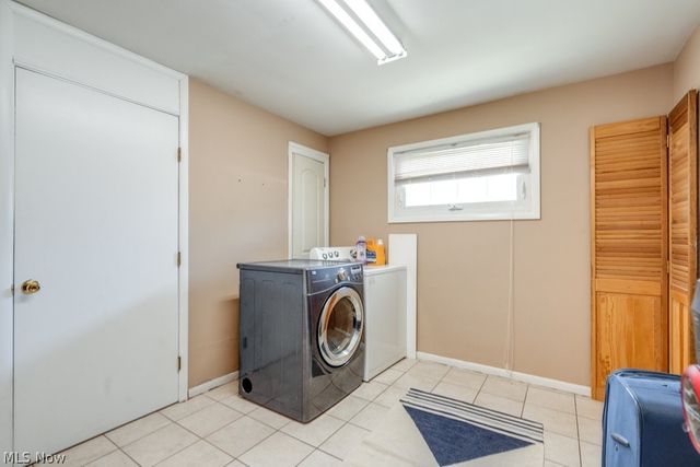 22 Van Doren Drive, Cuyahoga Falls, OH 44221