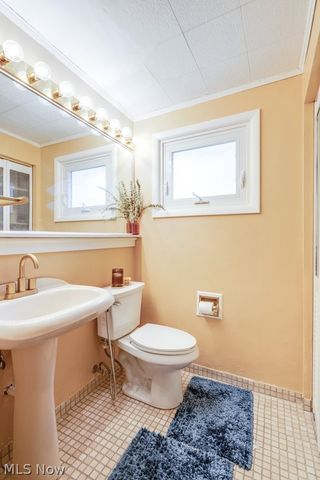 22 Van Doren Drive, Cuyahoga Falls, OH 44221