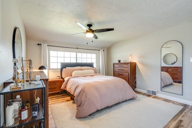 22 Van Doren Drive, Cuyahoga Falls, OH 44221