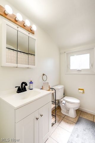 22 Van Doren Drive, Cuyahoga Falls, OH 44221