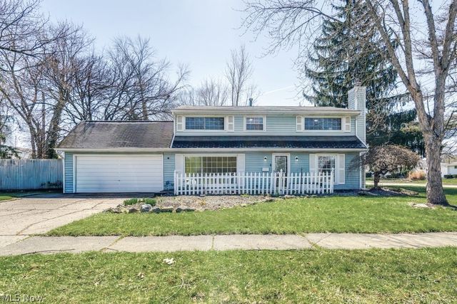 22 Van Doren Drive, Cuyahoga Falls, OH 44221