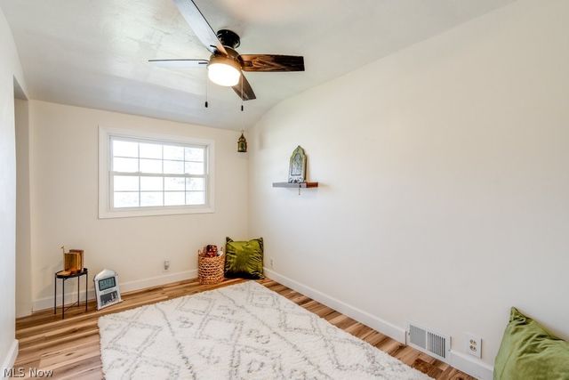 22 Van Doren Drive, Cuyahoga Falls, OH 44221