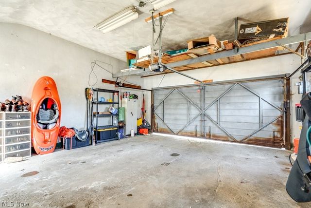 22 Van Doren Drive, Cuyahoga Falls, OH 44221