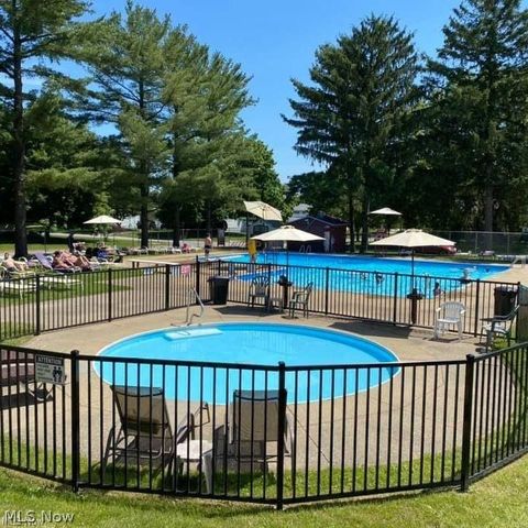 22 Van Doren Drive, Cuyahoga Falls, OH 44221