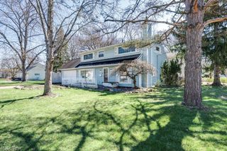 22 Van Doren Drive, Cuyahoga Falls, OH 44221