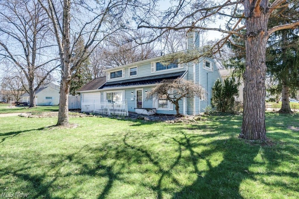 22 Van Doren Drive, Cuyahoga Falls, OH 44221