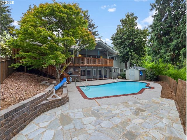 3088 Se CAMWAL Dr, Hillsboro, OR 97123