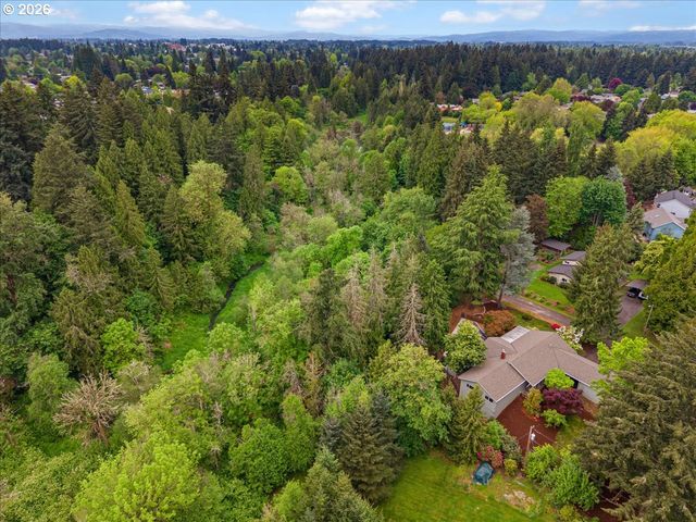 3088 Se CAMWAL Dr, Hillsboro, OR 97123