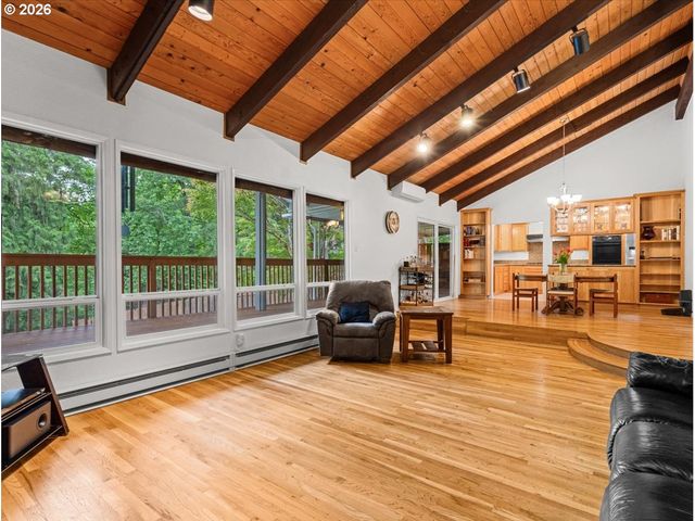 3088 Se CAMWAL Dr, Hillsboro, OR 97123