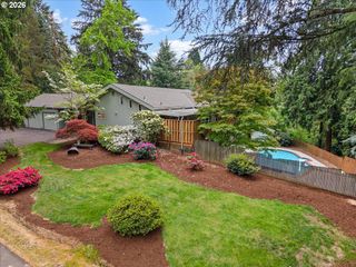 3088 Se CAMWAL Dr, Hillsboro, OR 97123