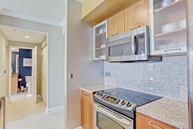630 S Sapodilla Avenue S 321, West Palm Beach, FL 33401