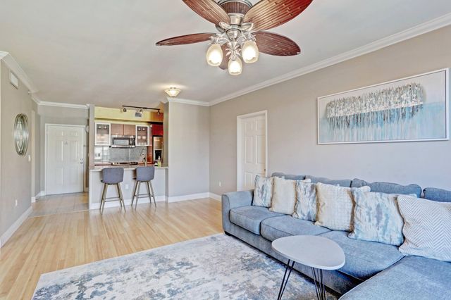 630 S Sapodilla Avenue S 321, West Palm Beach, FL 33401