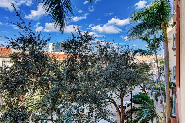 630 S Sapodilla Avenue S 321, West Palm Beach, FL 33401