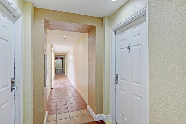 630 S Sapodilla Avenue S 321, West Palm Beach, FL 33401