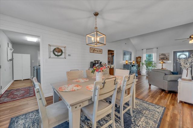 2222 Tindell Ln, Columbia, TN 38401