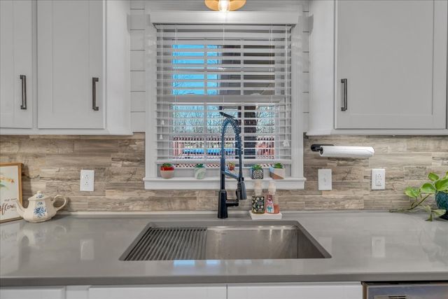 2222 Tindell Ln, Columbia, TN 38401